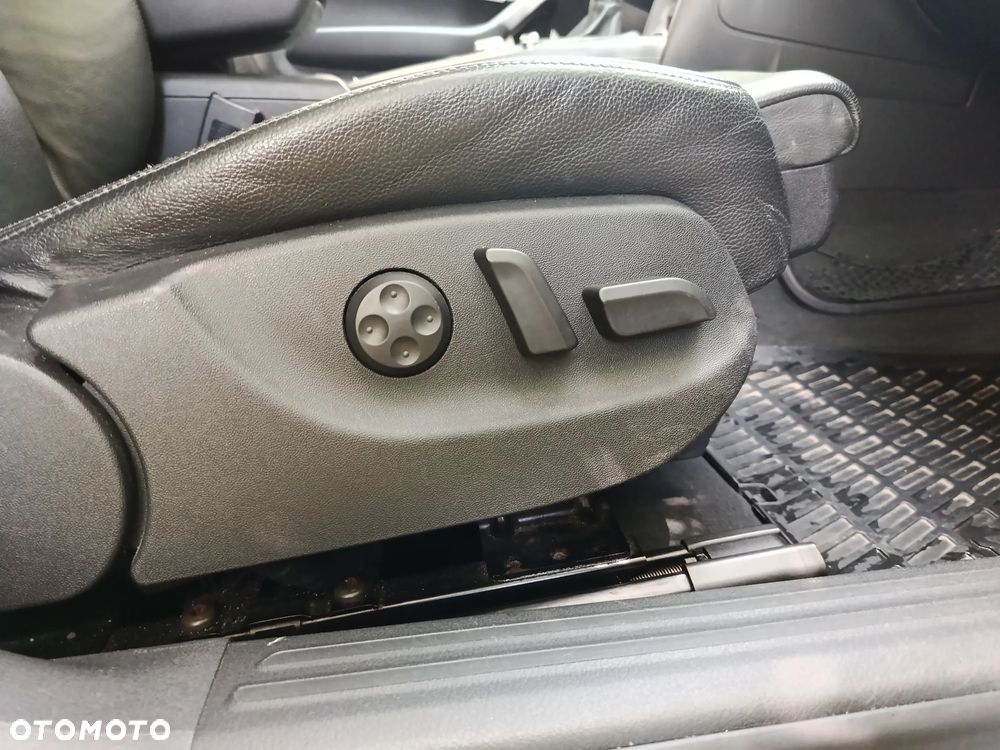 Audi A6 Avant 2.4 Quattro - 16
