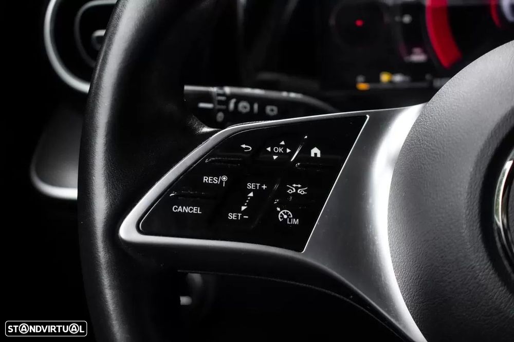 Mercedes-Benz C 300 e Avantgarde - 14