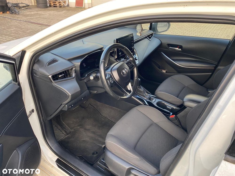 Toyota Corolla 2.0 Hybrid Executive - 9