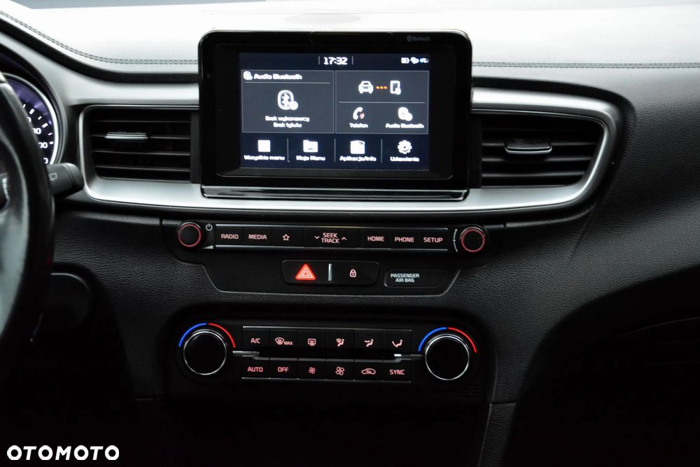 Kia Ceed - 27