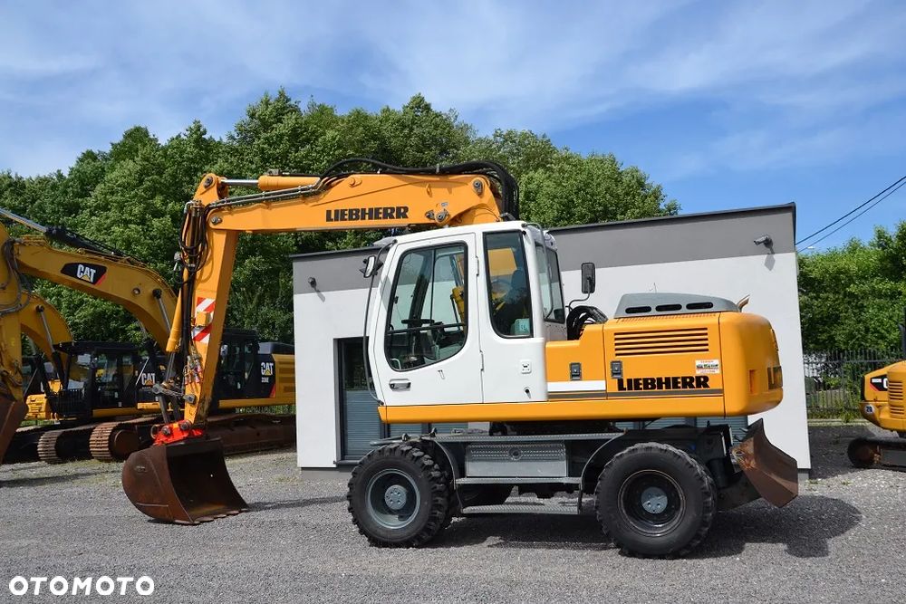 Liebherr A900 C - 5
