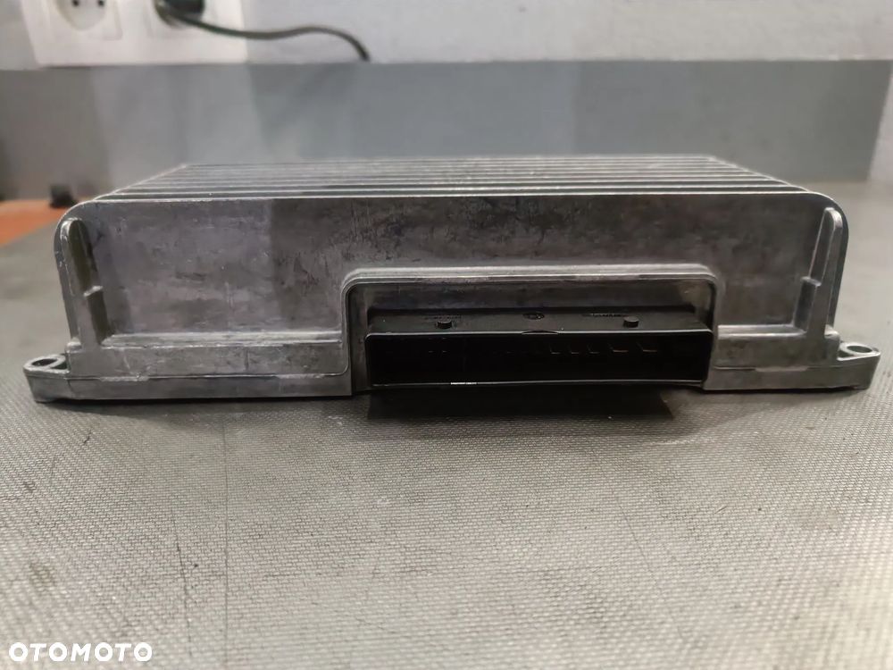 Wzmacniacz Audi A4 B8 A5 Q5 moduł 8T0035223AH - 3