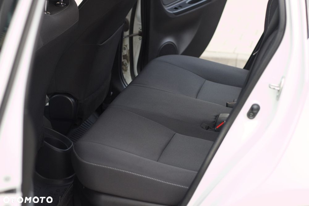 Toyota Yaris Hybrid 100 Selection Pure - 10