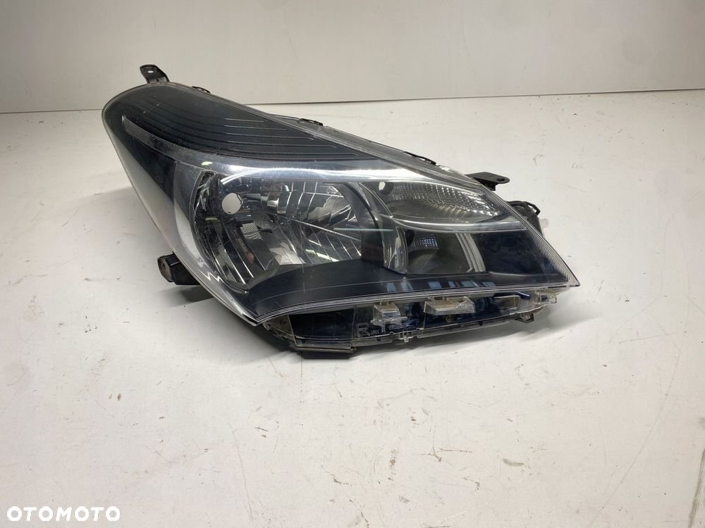 TOYOTA YARIS III LIFT LAMPA PRZEDNIA PRZÓD PRAWA PRAWY REFLEKTOR 14-17 - 1