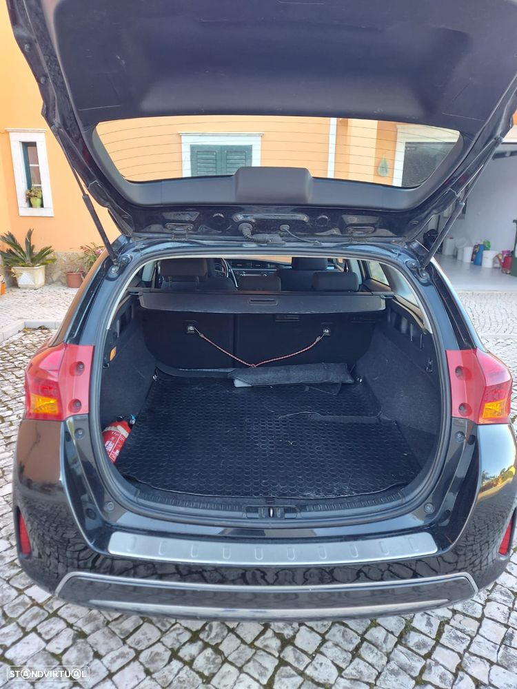 Toyota Auris Touring Sports - 2