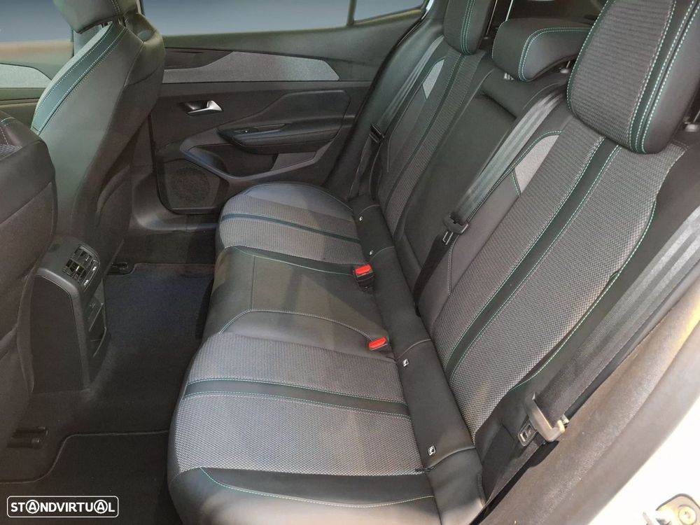 Peugeot 408 1.2 Hybrid Allure e-DCS6 - 12