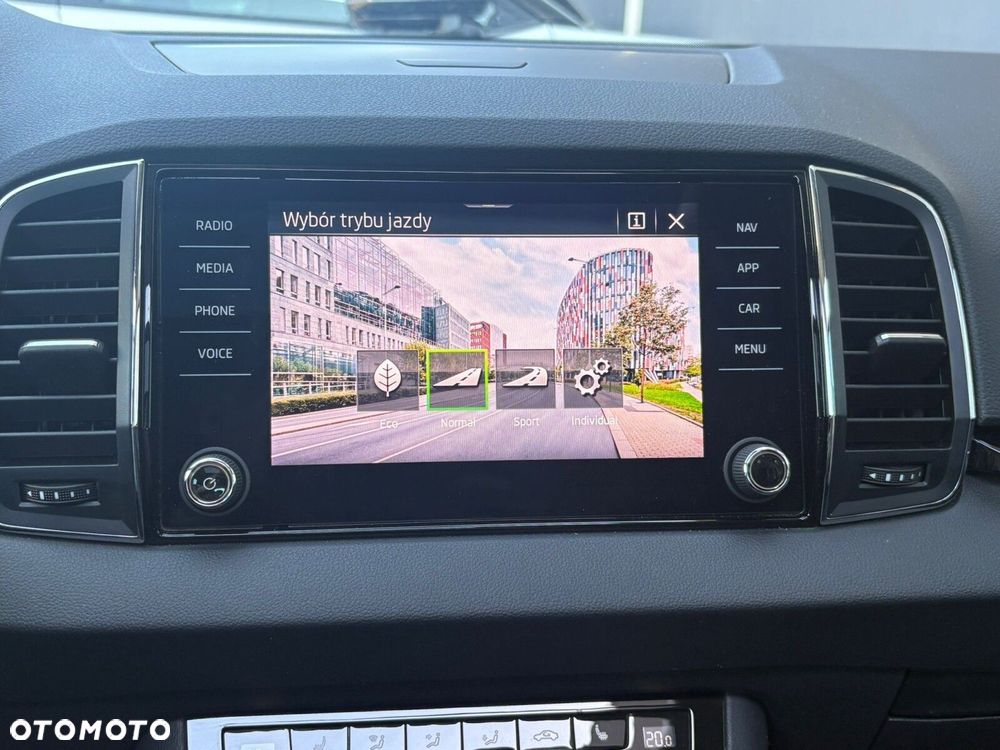 Skoda Karoq 1.5 TSI ACT Style DSG - 25