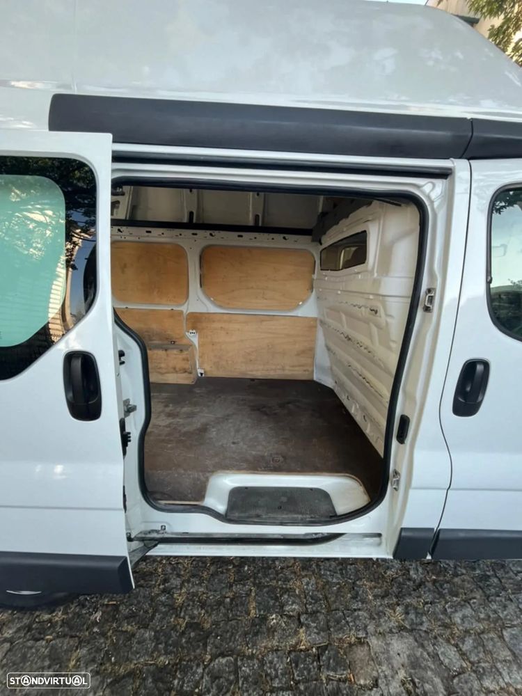 Renault Trafic 2.0 dci - 6