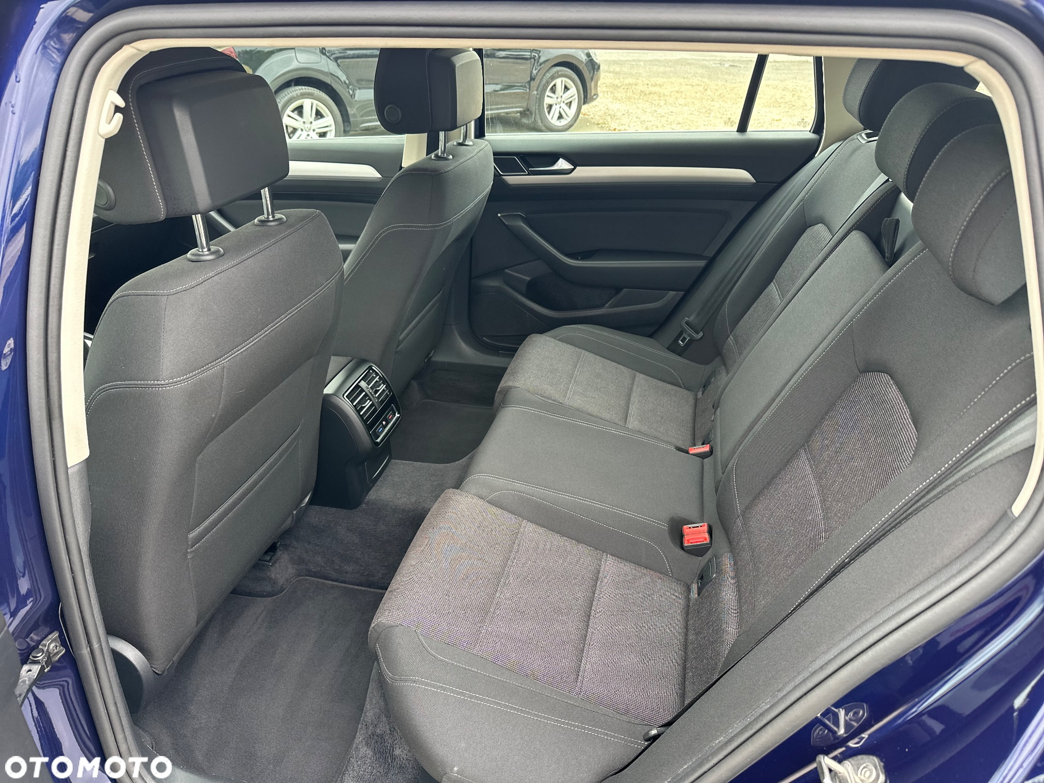 Volkswagen Passat Variant 2.0 TDI (BlueMotion Technology) Highline - 21