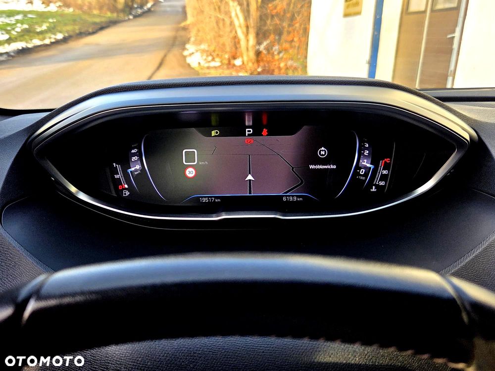 Peugeot 5008 1.2 PureTech Road Trip S&S EAT8 - 8