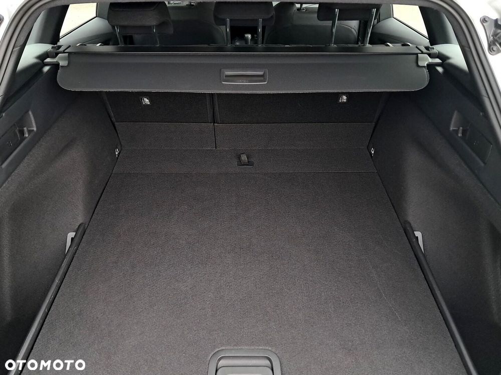 Toyota Corolla 1.8 Hybrid Comfort - 10