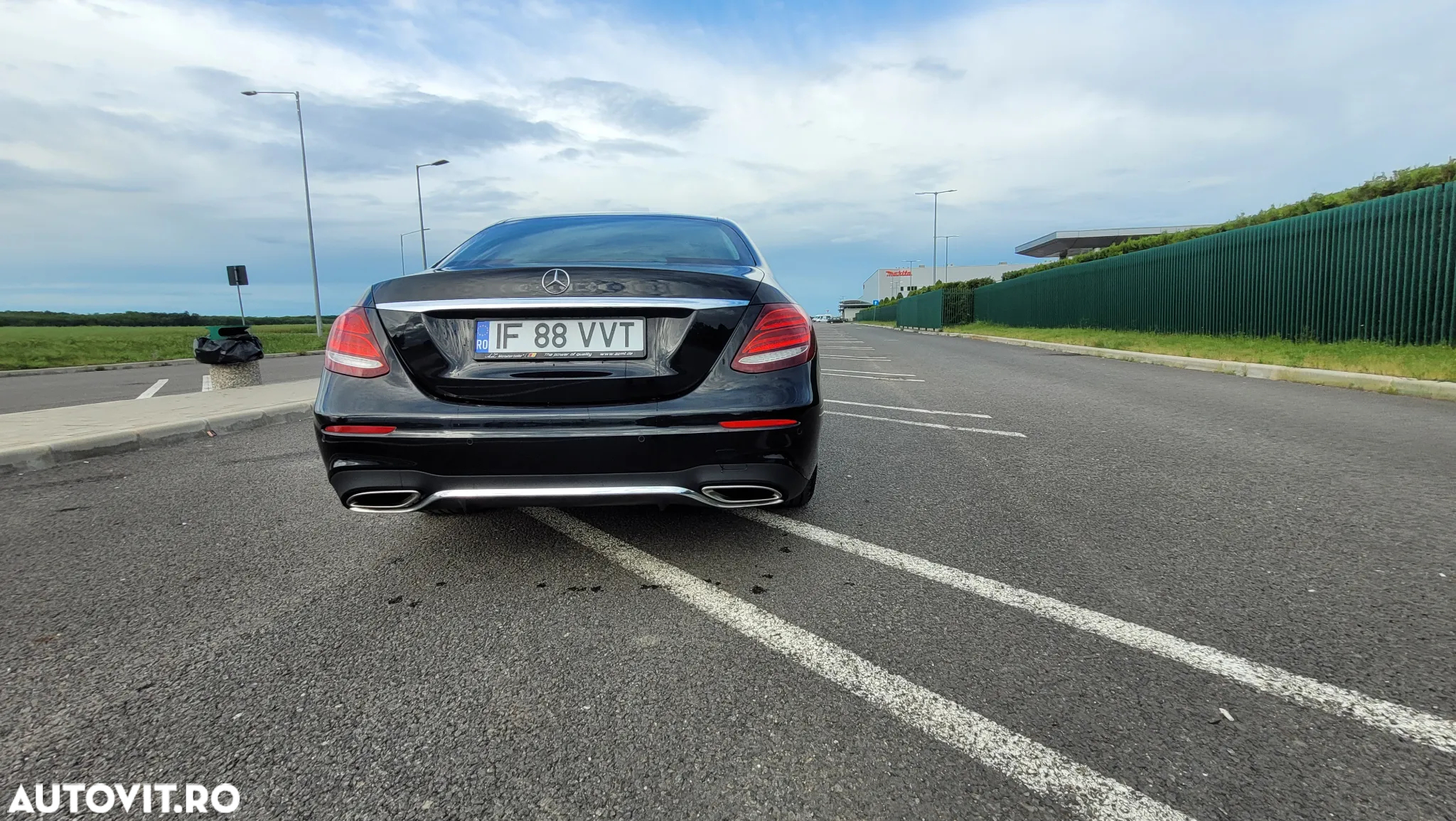 Mercedes-Benz E 200 4Matic 9G-TRONIC AMG Line - 14