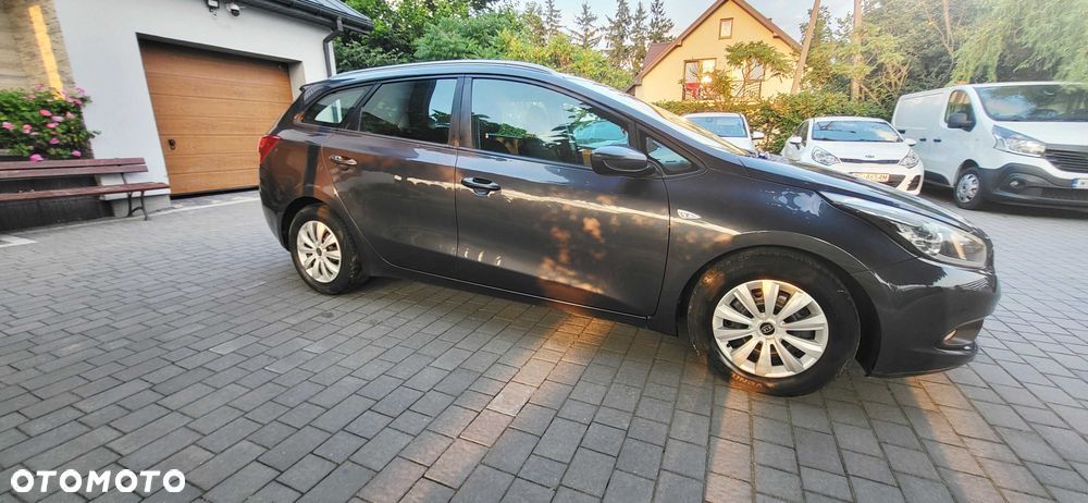 Kia Ceed - 4