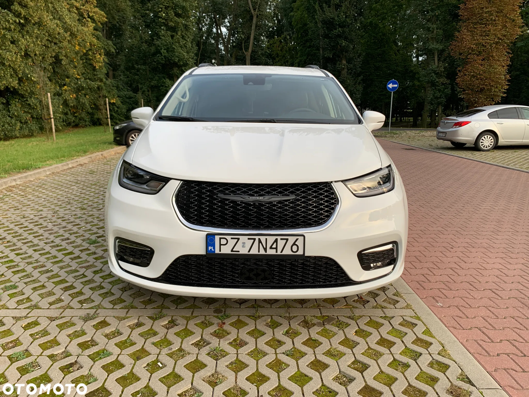 Chrysler Pacifica - 10