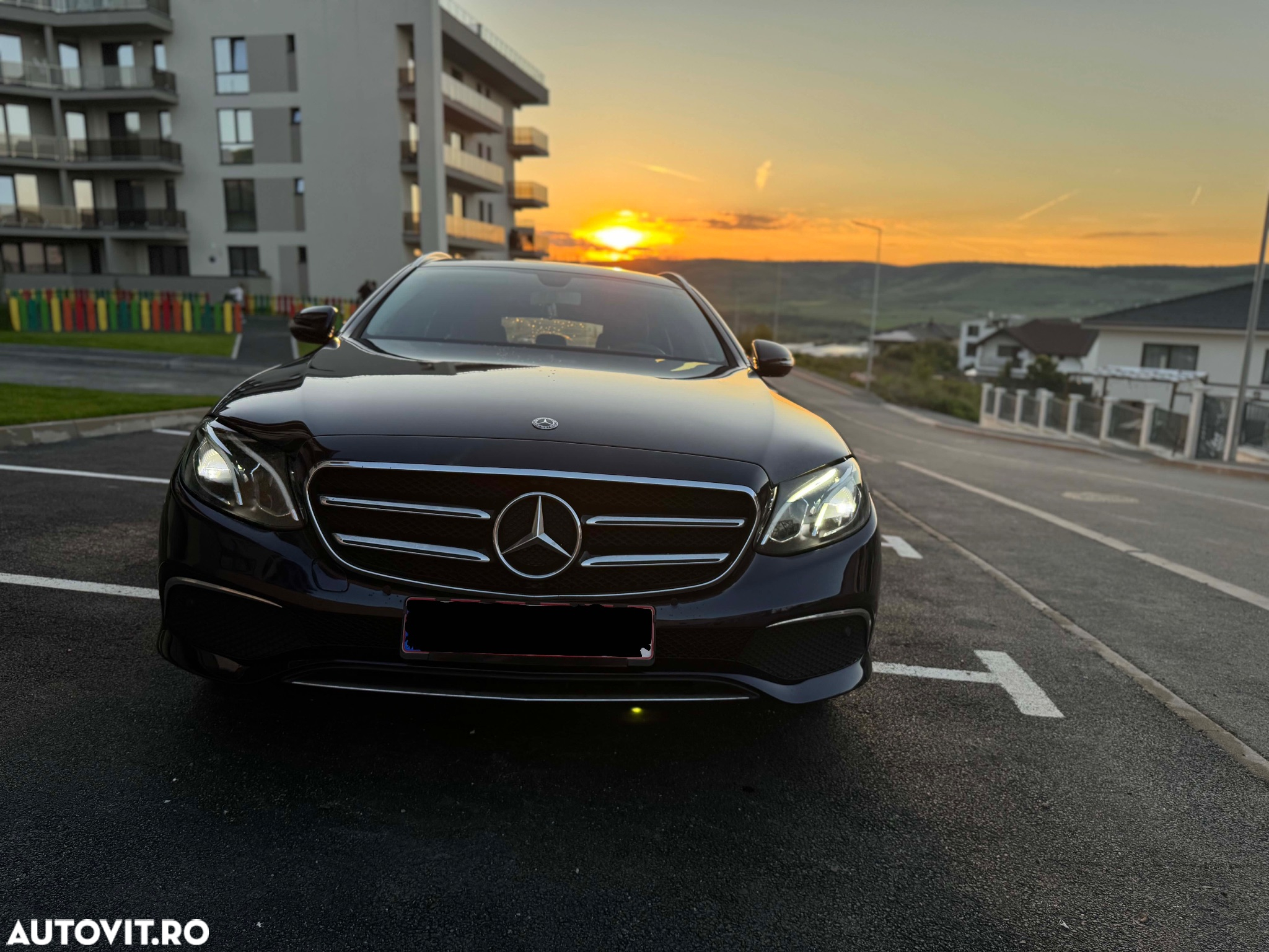 Mercedes-Benz E 200 d T 9G-TRONIC - 2
