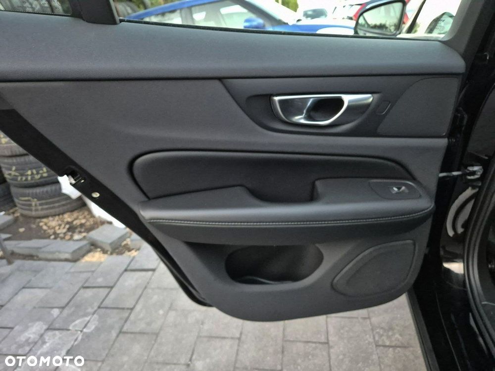 Volvo V60 B4 D Geartronic Momentum Pro - 21