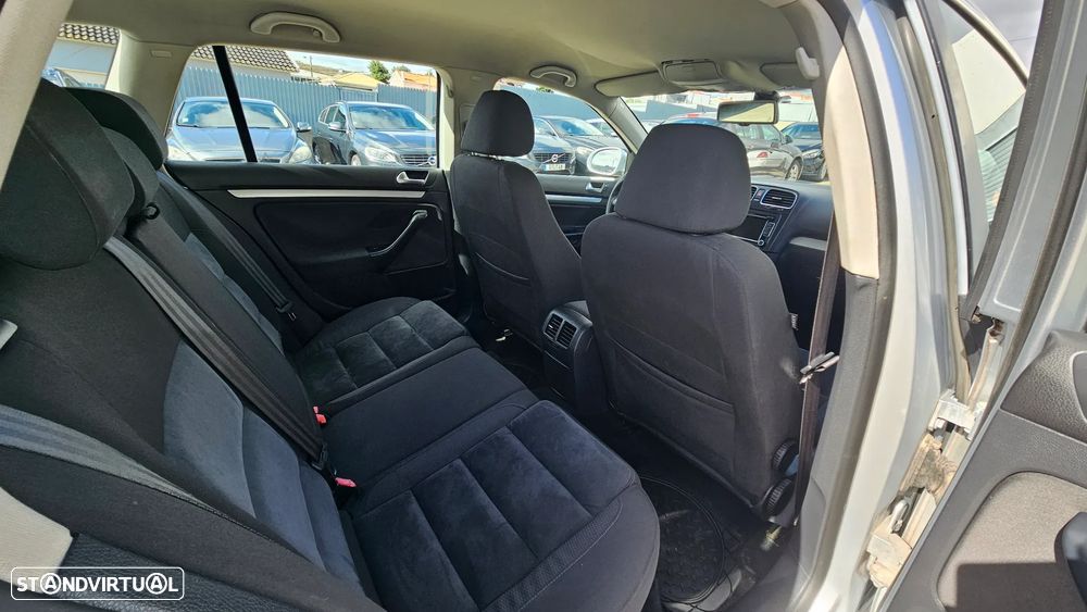 VW Golf Variant 1.6 TDi Highline - 24