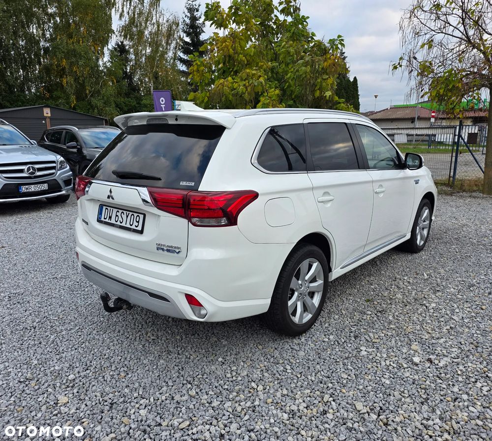 Mitsubishi Outlander 2.4 4WD Plug-In Hybrid Diamant - 6