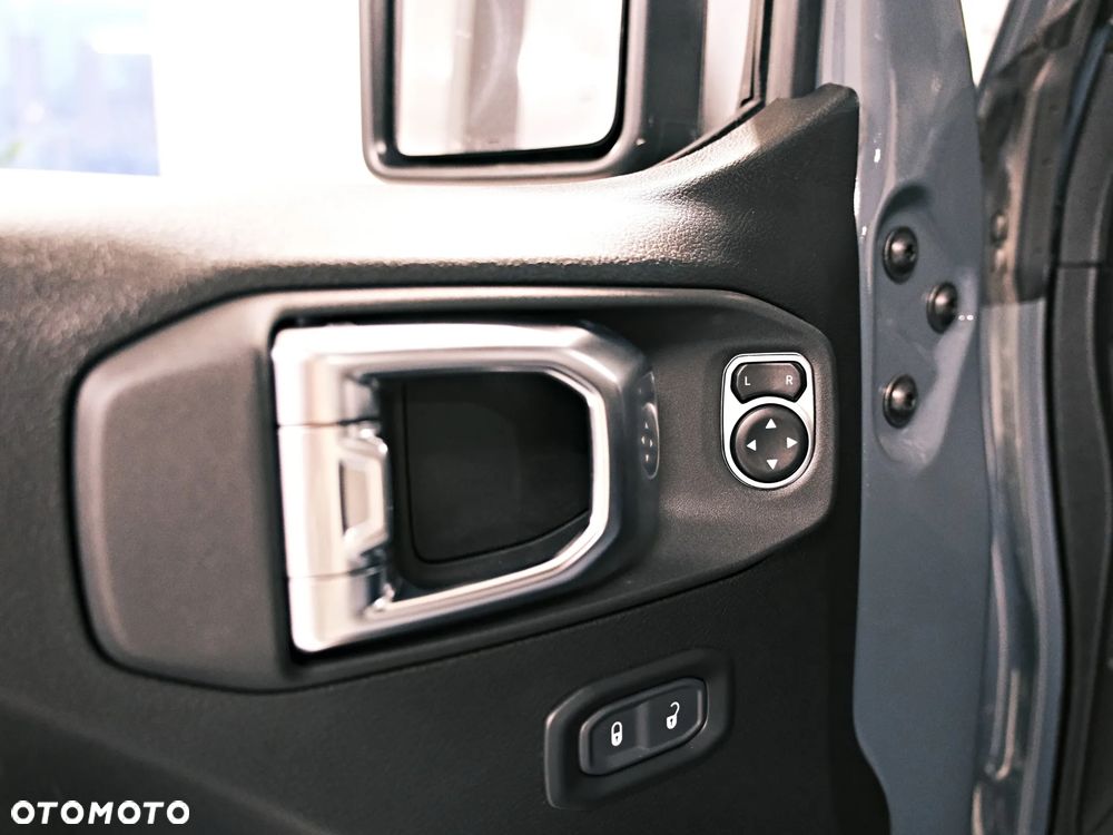 Jeep Wrangler - 35