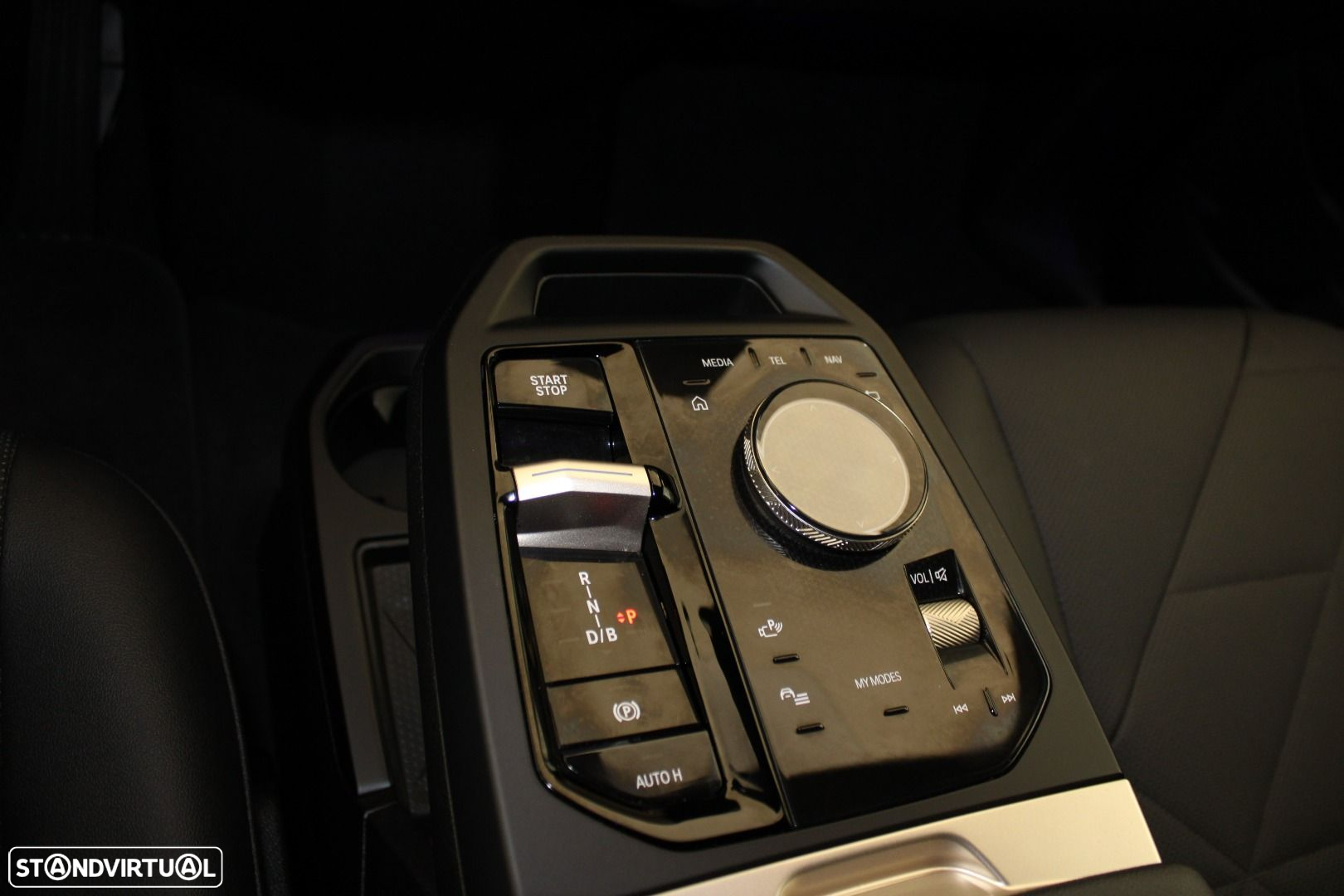 BMW iX xDrive 40 Pack Desportivo - 24