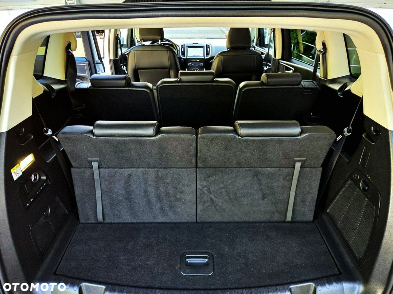 Ford S-Max - 37