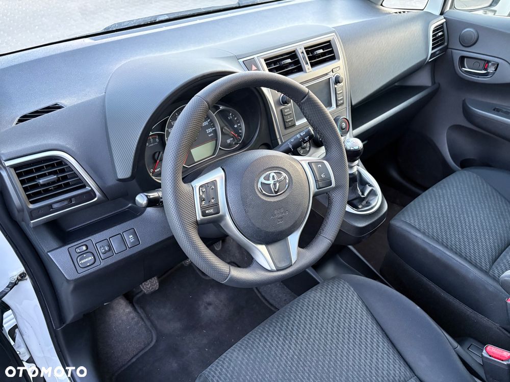 Toyota Verso S 1.33 Premium - 25