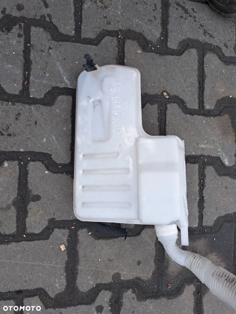 Skoda Octavia III lift zbiorniczek spryskiwaczy pompka - 2