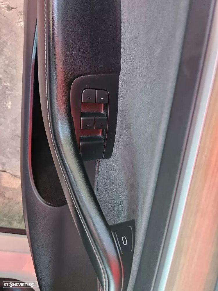 Tesla Model Y Long Range Dual Motor AWD - 7