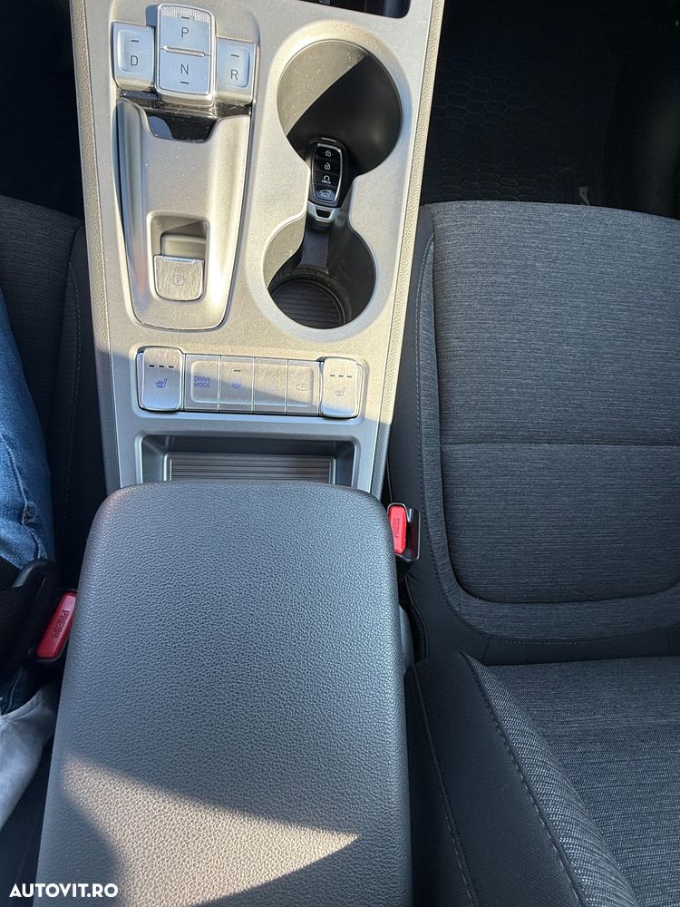 Hyundai KONA - 15