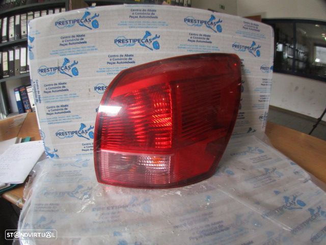 Farol Tras Stop3085 NISSAN QASHQAI 2009 1.5DCI 105CV 5P AZUL ESCURO DRT - 1