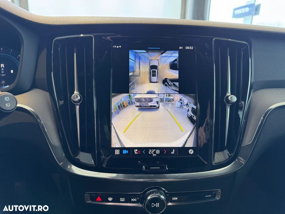 Volvo V60 B4 MHEV AT Plus Dark - 17