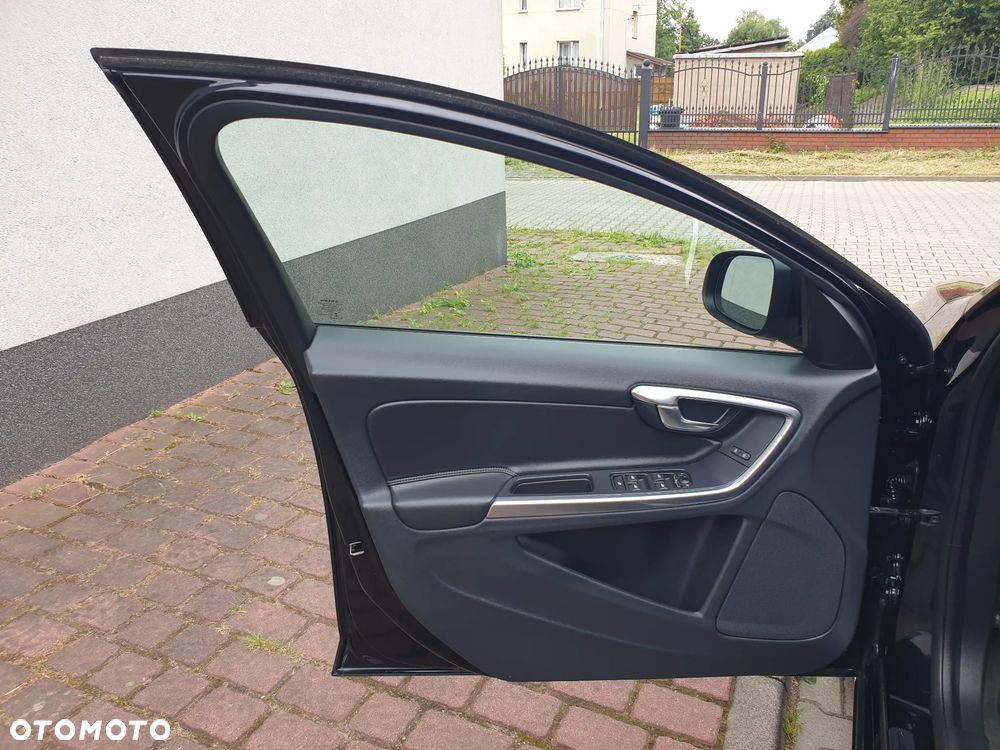 Volvo V60 D3 Geartronic Linje Svart - 25