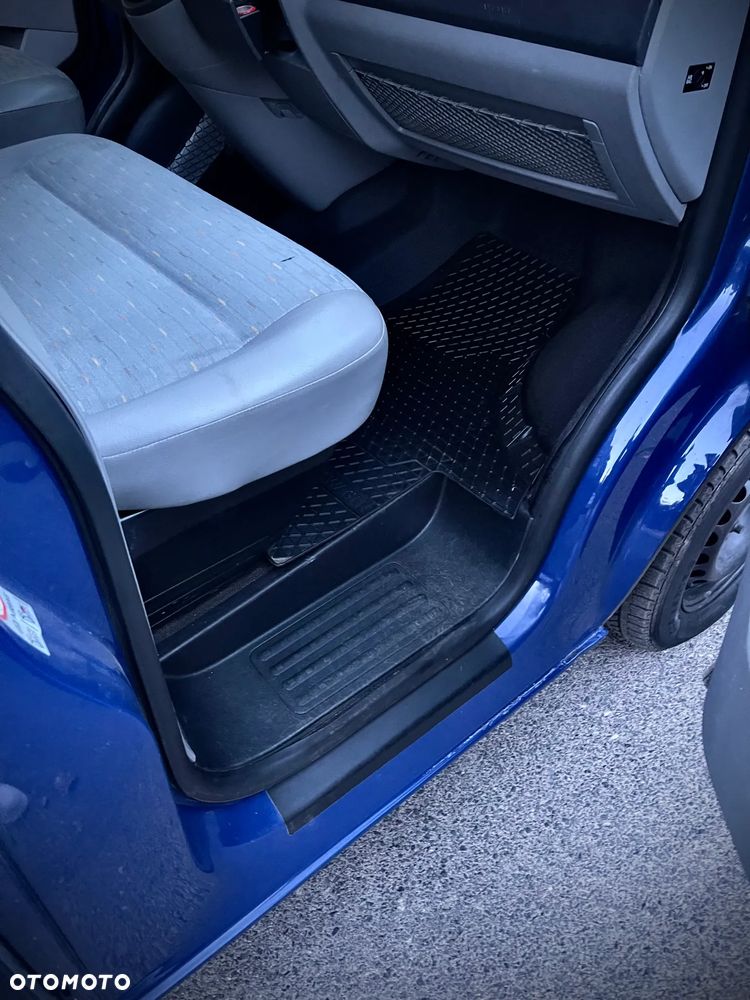 Volkswagen Transporter T5 - 36