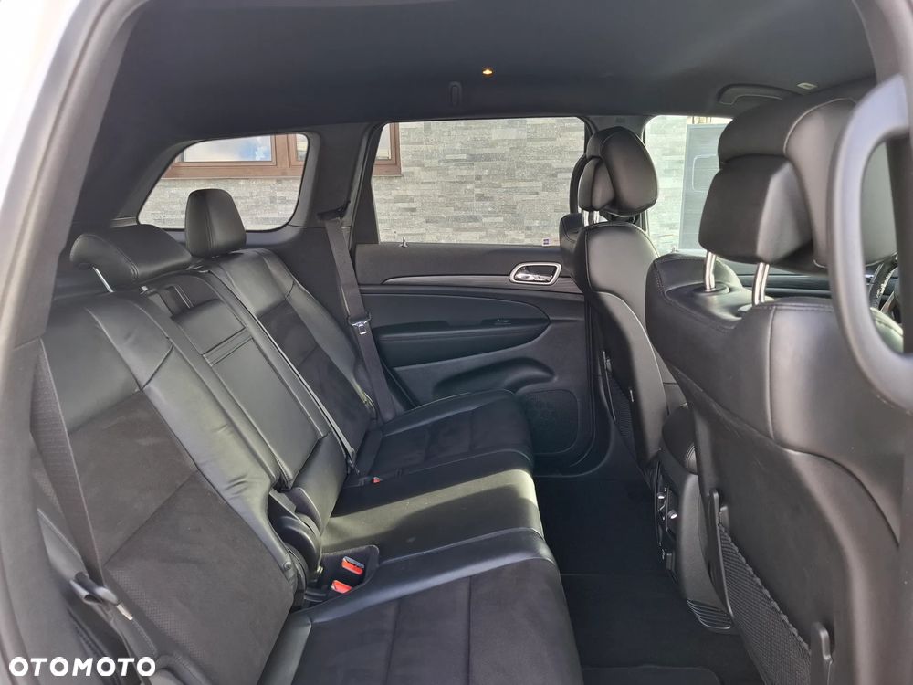 Jeep Grand Cherokee - 33