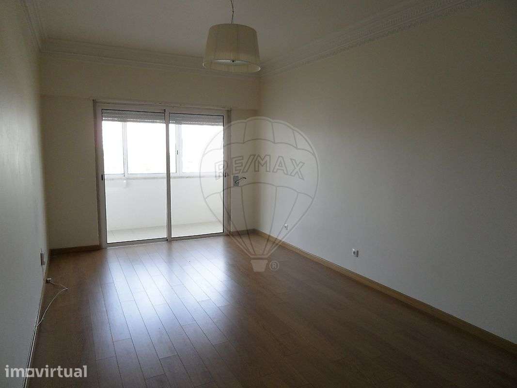 Apartamento T1 para arrendamento - Grande imagem: 2/12
