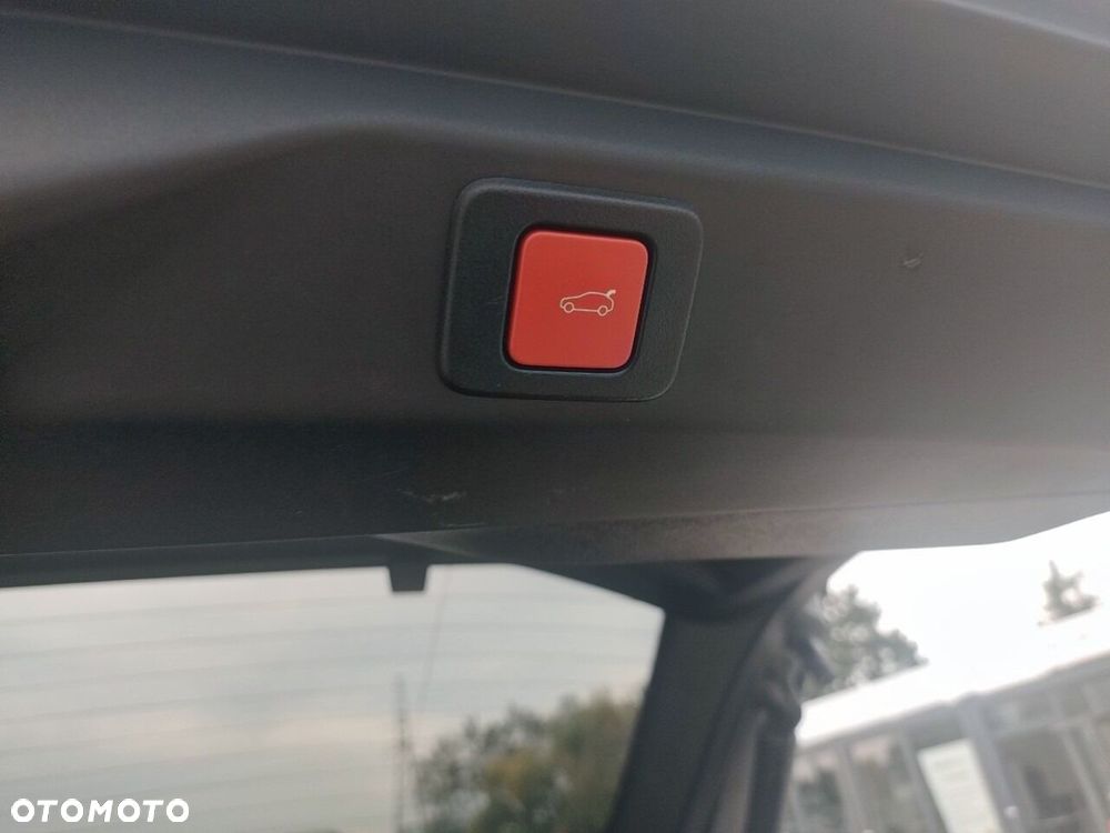 Peugeot 3008 1.2 PureTech mHEV GT E-DCS6 - 18