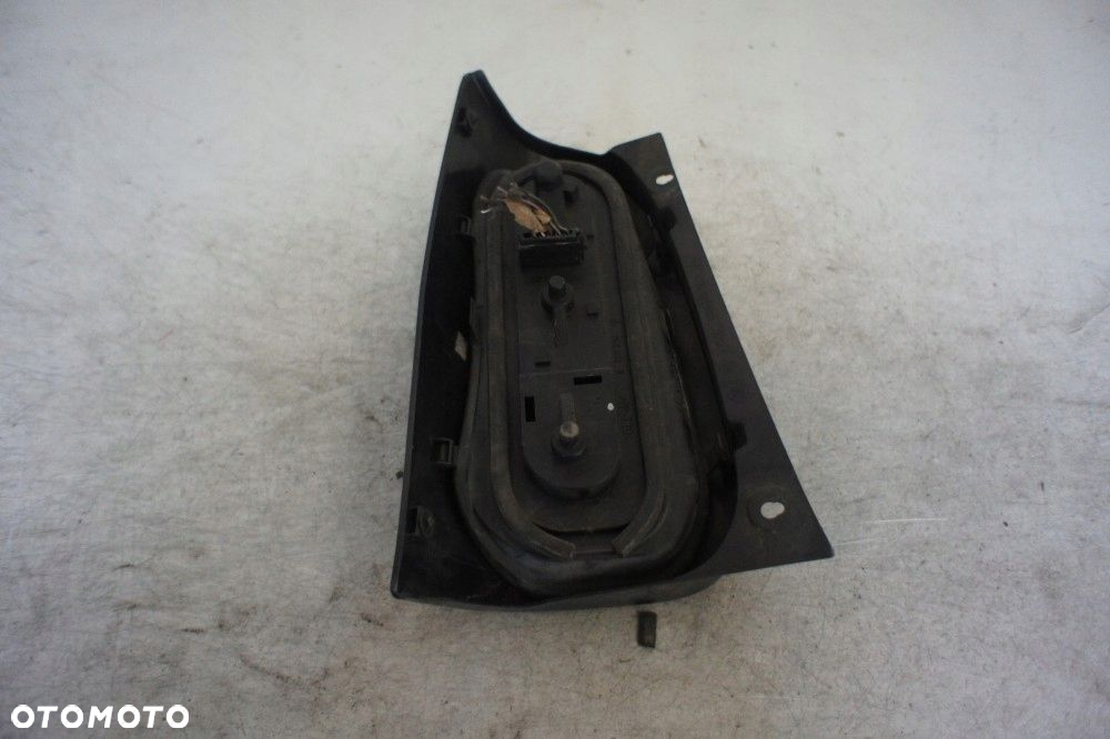 SMART FORTWO LAMPA PRAWY TYŁ - 3