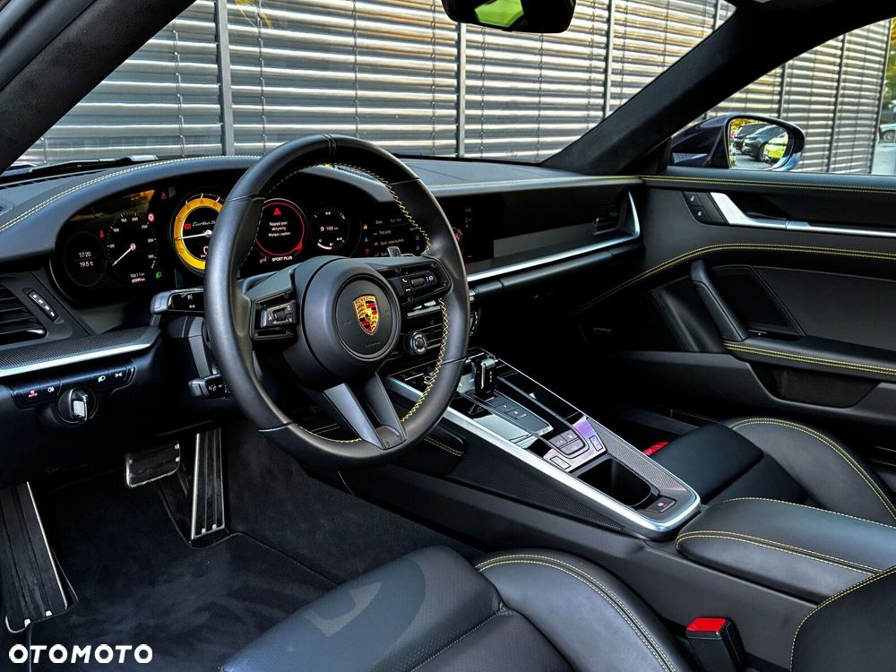Porsche 911 Turbo S - 28
