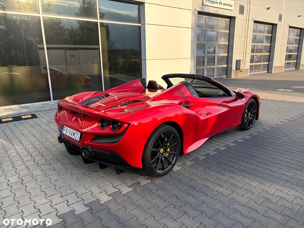 Ferrari F8 Spider - 3