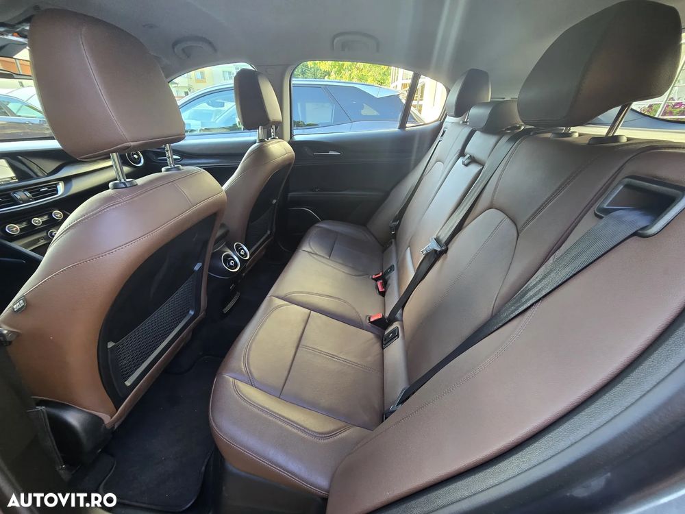 Alfa Romeo Stelvio 2.0 Turbo 16V AT8-Q4 Sprint - 10