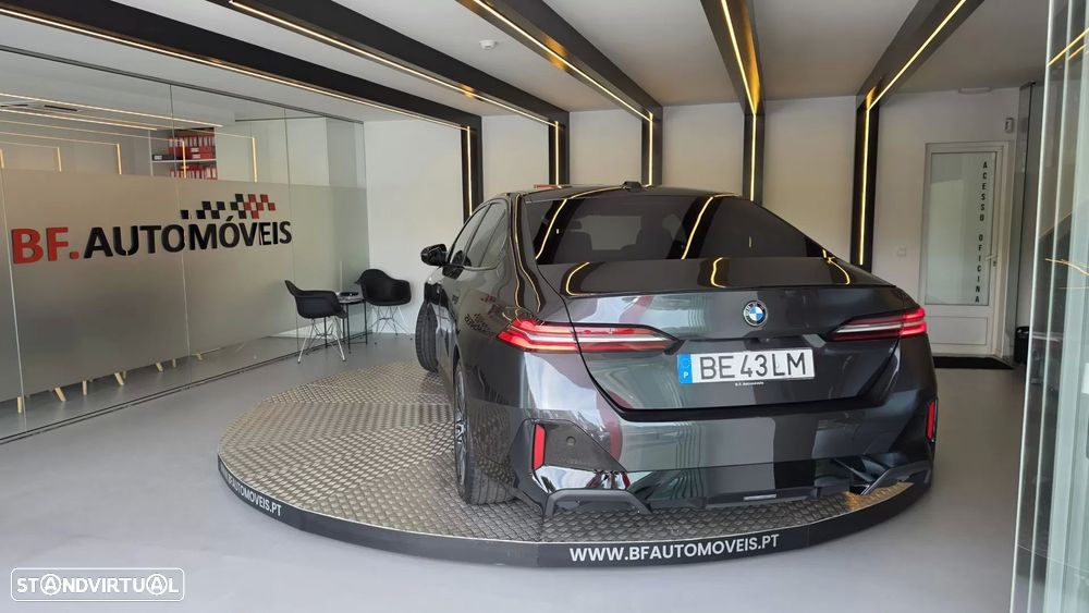 BMW 520 d Pack Desportivo M - 16