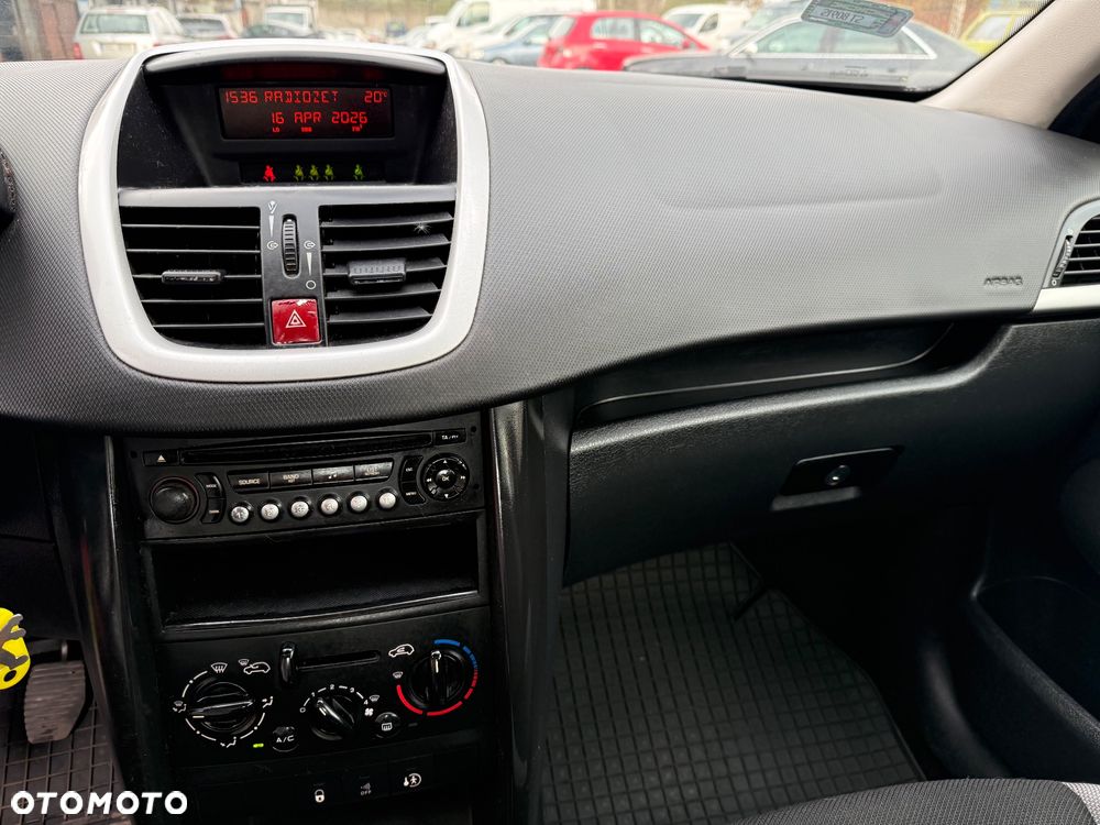 Peugeot 207 1.4 16V Trendy - 4