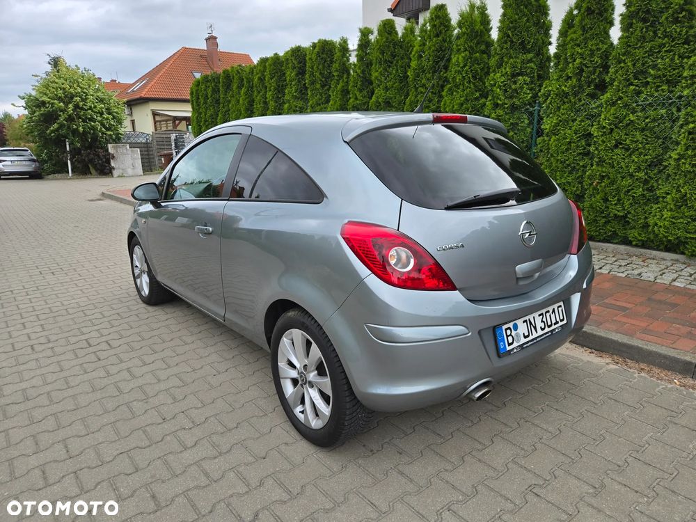 Opel Corsa 1.4 16V Edition - 3