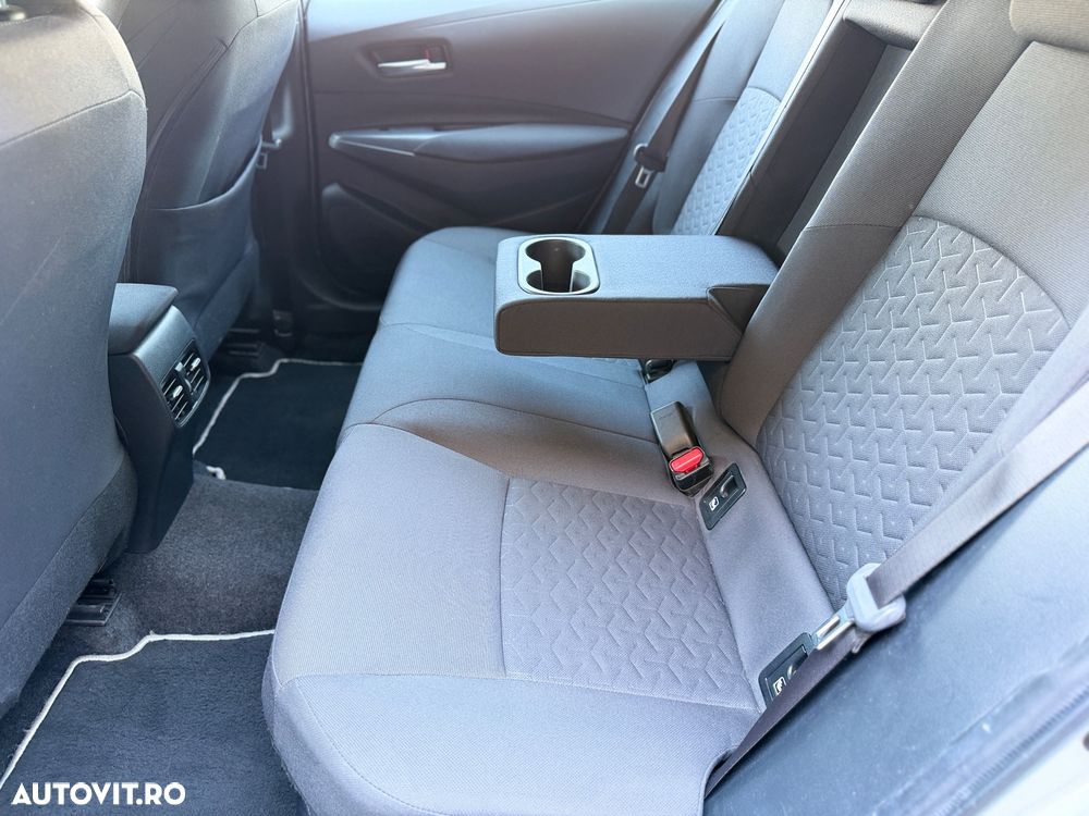 Toyota Corolla 1.8 Business Edition - 14