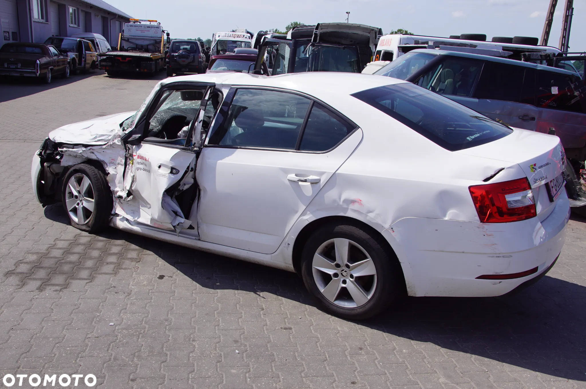 POJAZD NA CZĘŚCI KASACJA SZROT TEL 692324777 Skoda Octavia 3 2.0 tdi crmb 150 kod lakieru LF9E skrzynia pgt hatchback felga amortyzator wtryskiwacz drzwi klapa lampa ćwiartka próg słupek - 17