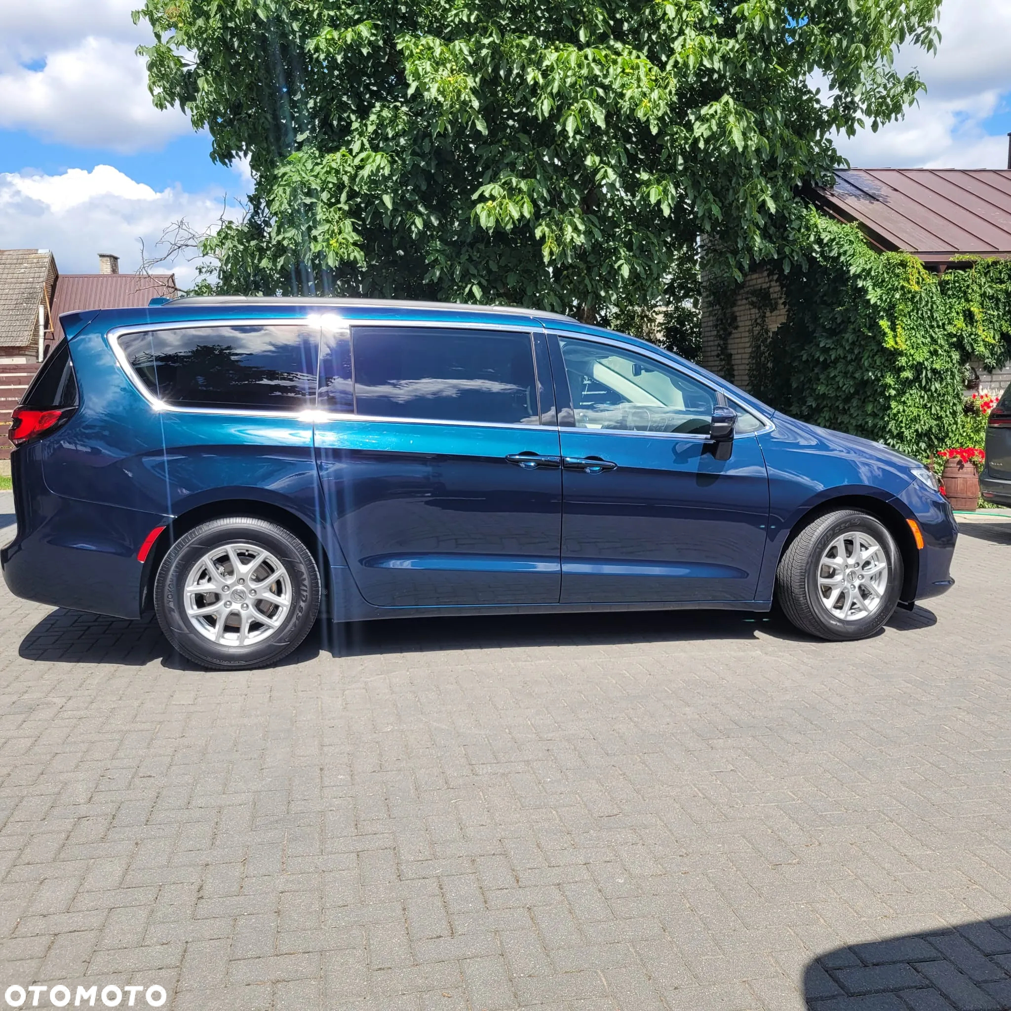Chrysler Pacifica - 5