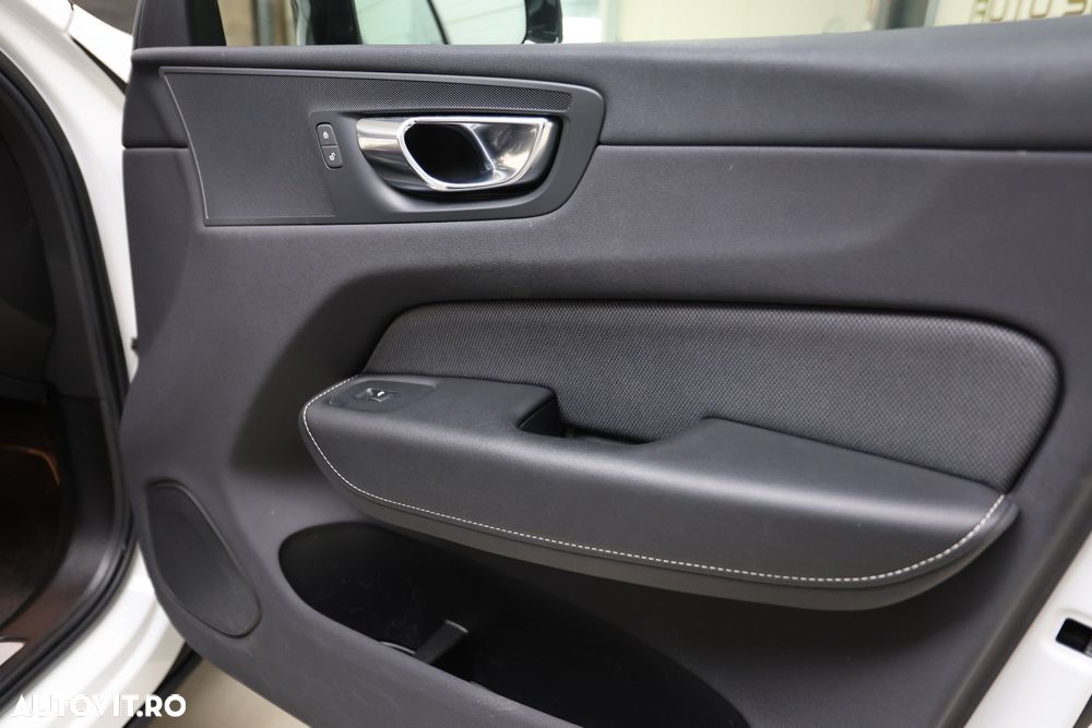 Volvo XC 60 Recharge T8 Twin Engine eAWD Inscription - 8