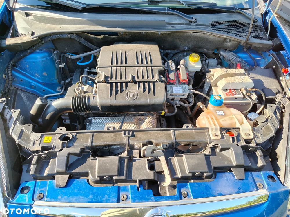 Fiat Punto Evo 1.4 8V Estiva Blue&Me - 18