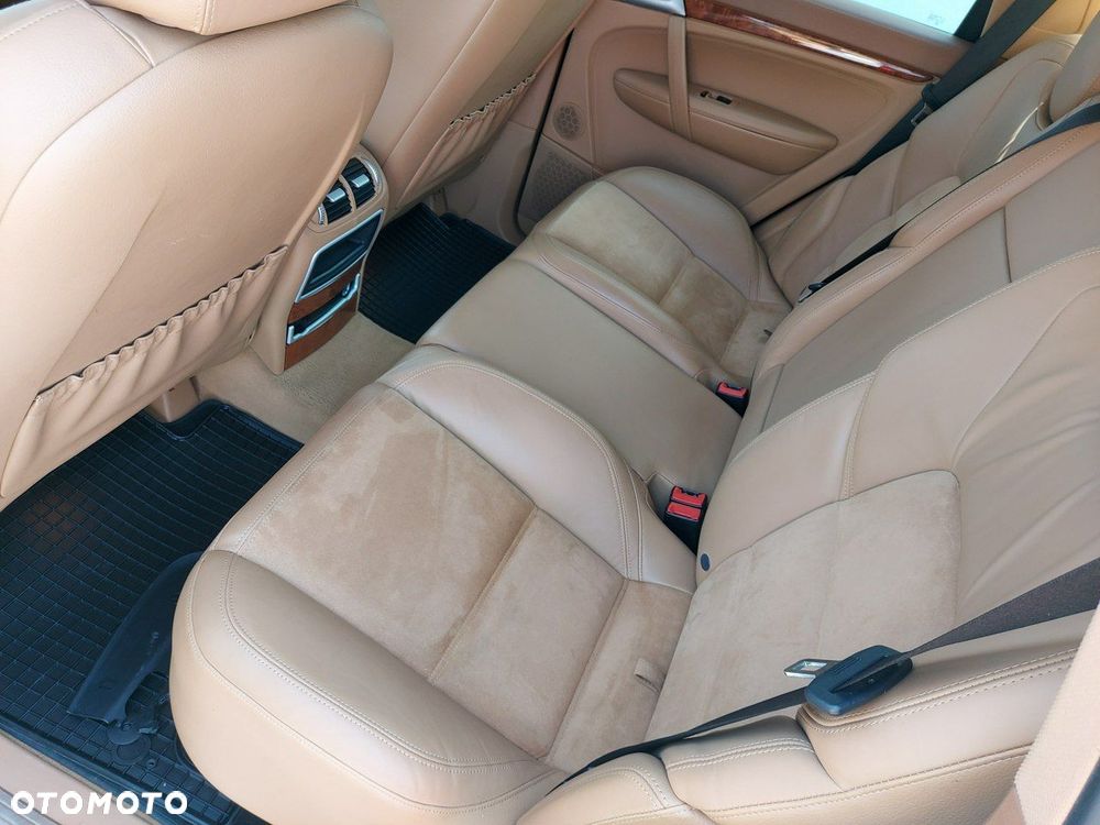 Porsche Cayenne - 22