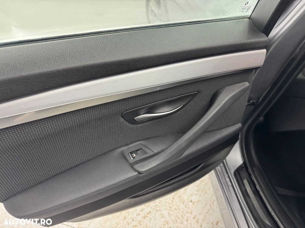 BMW Seria 5 525d Sport-Aut. - 17